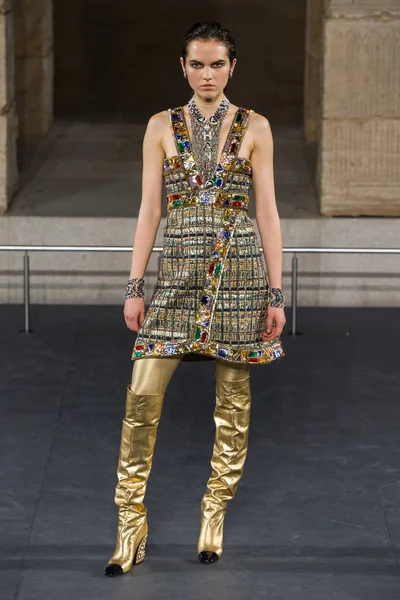 Look 53
